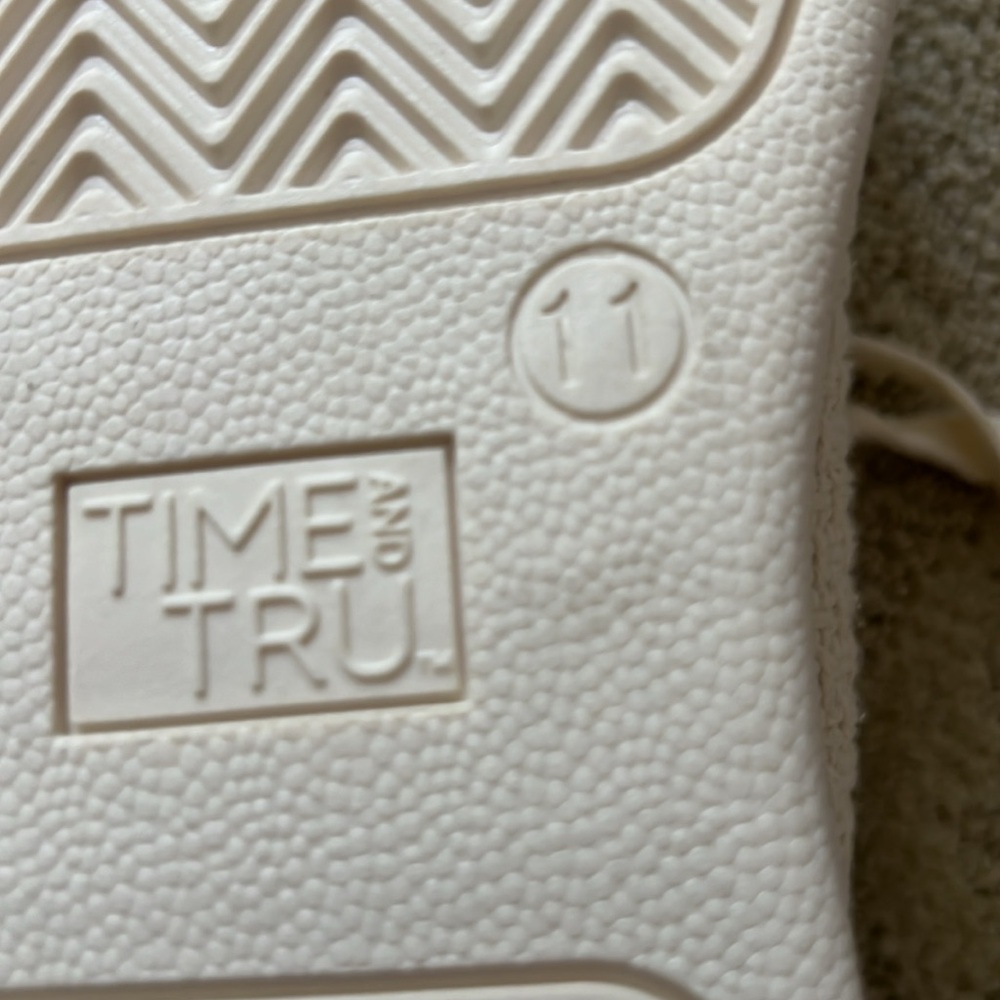 Time and Tru sneakers - Picture 4 of 6